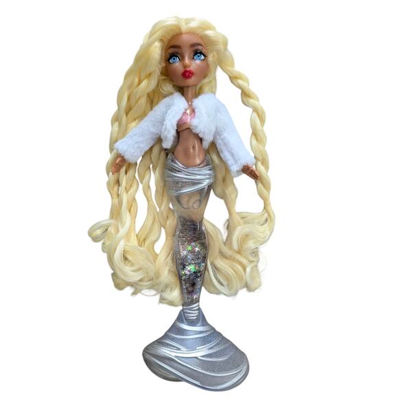 Pre-owned Mermaze Mermaidz Winter Waves Gwen Fashion Doll with Glitter Tail - Picture 1 of 3
